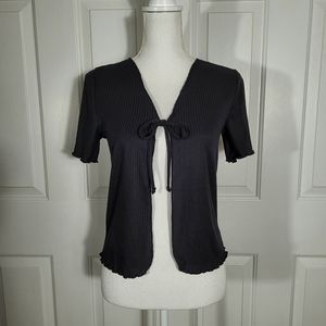 NWT Black Ribbed Open Front Short Sleeve Top with Ruffle Edging Size Large